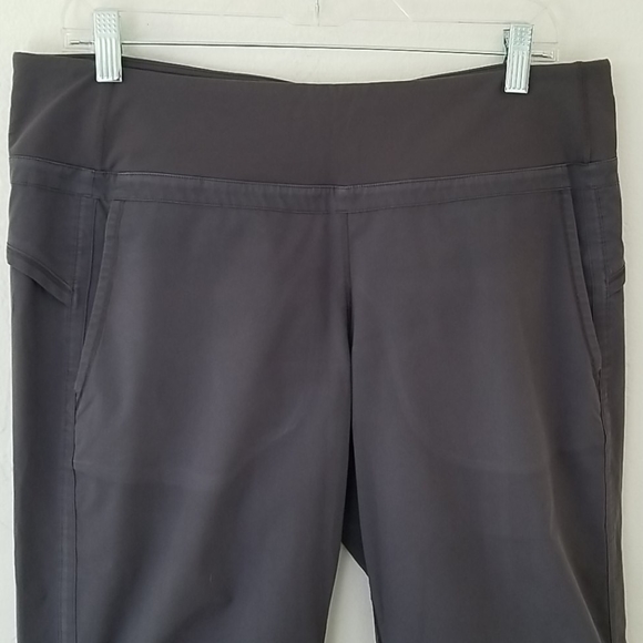 Lululemon Long Shorts Size 10 - Picture 3 of 9